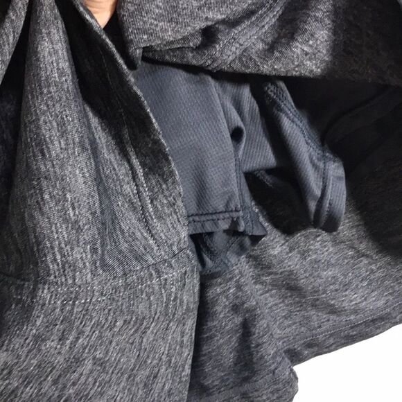 Kuhl gray space dye skirt w/ shorts attached - Picture 4 of 10